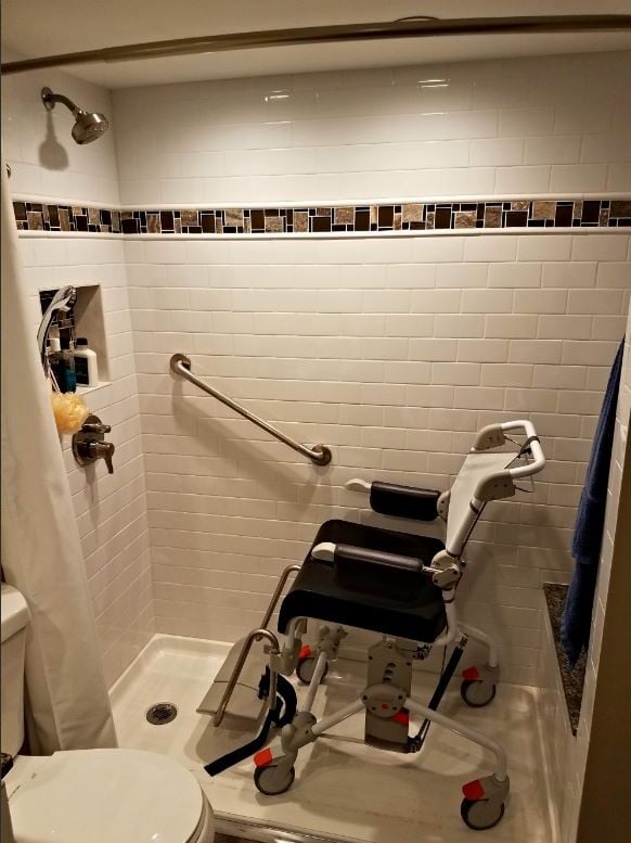 Roll-in shower installed in Wheeling, Illinois