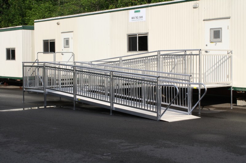 Commercial aluminum ramp for mobile office space