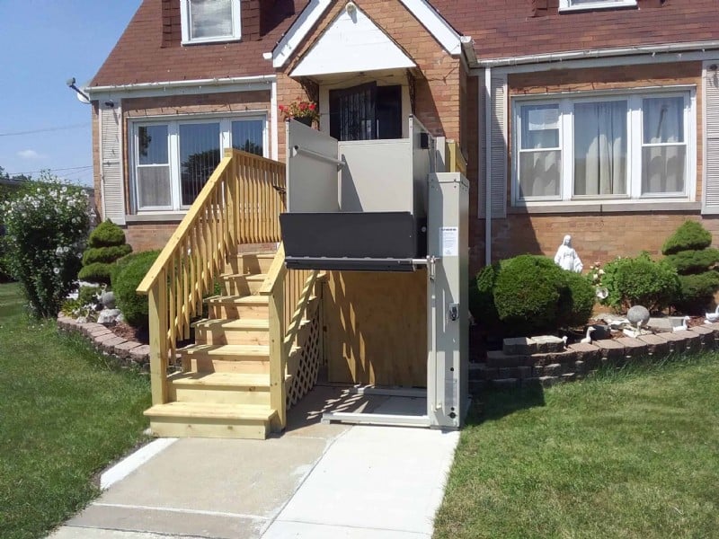 outdoor wheelchair lift Chicago Illinois