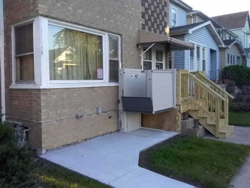 porch-lift-with-wood-stairs-in-Berwyn-Illinois.jpg