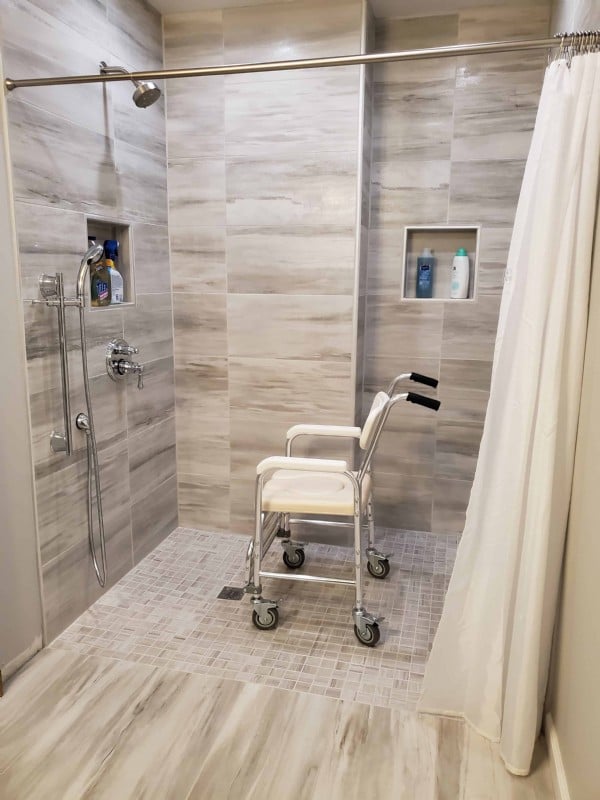 wheelchair-accessible-shower-in-Naperville-Illinois.jpg