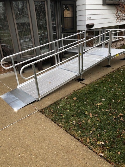 wheelchair-ramp-installed-in-Des-Plaines-IL-by-Lifeway-Mobility.jpg