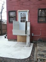 wheelchair-lift-for-safe-home-access.jpg