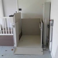 >Bruno 3200 Series Vertical Platform Lift